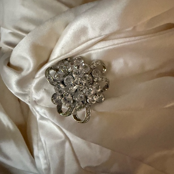 Elegant Cream Wedding Dress Silk - Picture 8 of 11